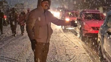 About 5,000 tourists are stuck in Himachal, Kullu due to snowfall