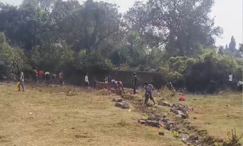 Court allows boundary wall to be built on land belonging to Roy family in Lachipur, police deployed