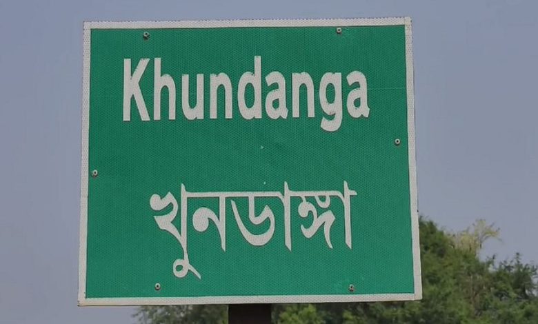 Locals in panic over robbery, file complaint at police station