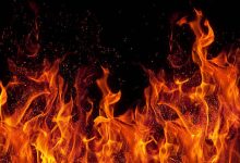 Massive fire breaks out in Salt Lake Sector Five, 4 fire engines at the scene