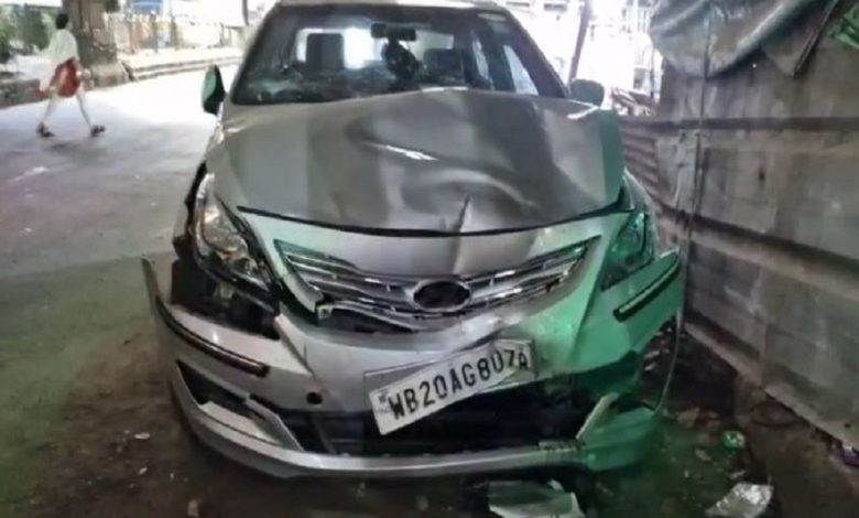 Auto driver dies in road accident in Joka