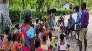 Tea workers surround factory in Dimdima tea garden demanding salary