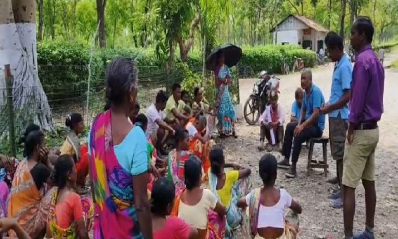 Tea workers surround factory in Dimdima tea garden demanding salary