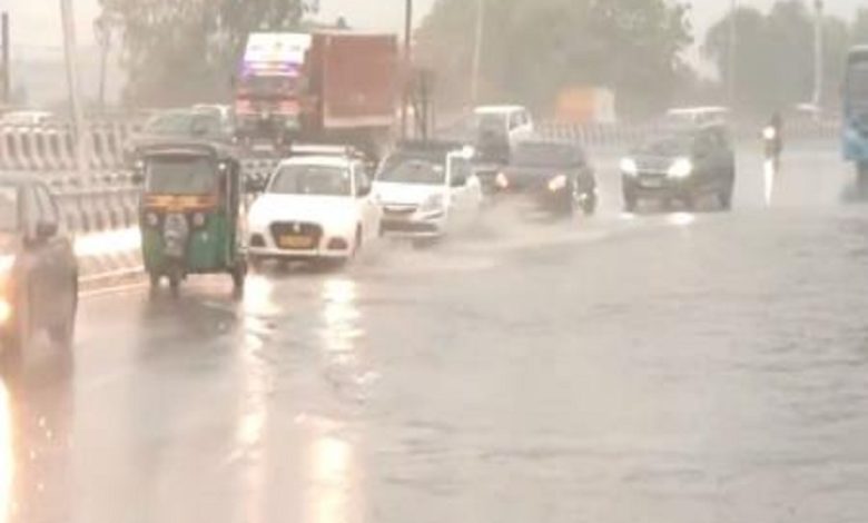 Delhi lashed by heavy rain and gusty winds, 4 dead