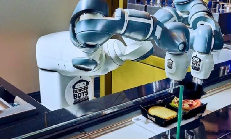 Robots are running restaurants! This is what is happening in reality, you will be surprised to know