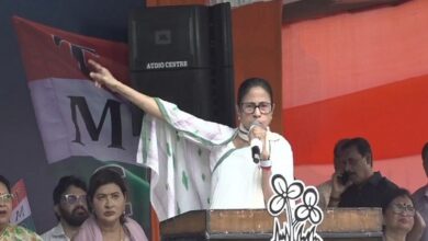 Mamata Rally Wins Praise from Bengalis in Delhi