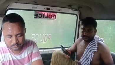 Locals detain two after finding dead cows in Ashokenagar