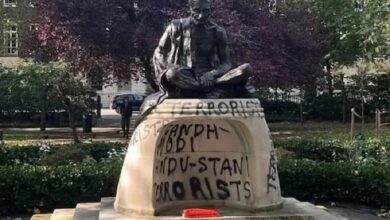 hindustani-terrorist-gandhi-miscreants-write-on-gandhi-statue-in-tavistock-square-before-october-2