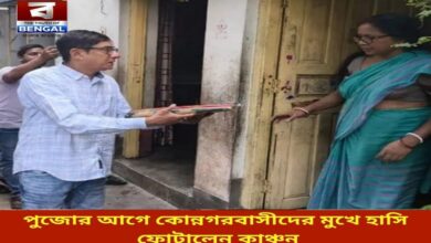kanchan-brings-smiles-to-the-faces-of-konnagar-residents-before-puja-delivers-clothes-door-to-door