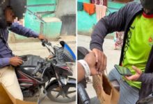 diwali-sweets-delivery-men-hyderabad-gesture