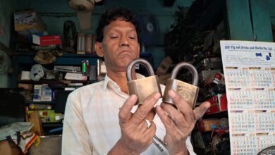 vintage-lock-theft-birbhum-shop-owner-search