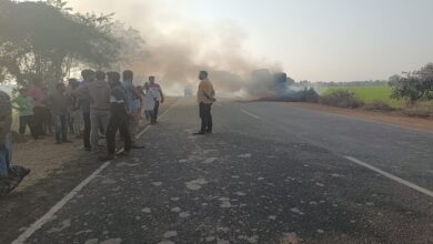 ketugram-straw-trolley-van-fire-accident-burdwan