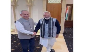 modi-magic-in-israel-netanyahu-surprises-in-indian-attire