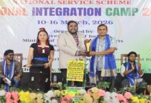 a-teacher-from-bengal-received-a-national-award-for-planting-banyan-trees-both-at-home-and-abroad