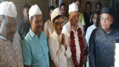 all-the-different-groups-joined-the-prayers-performing-extra-eid-prayers-despite-the-rain-in-rishra