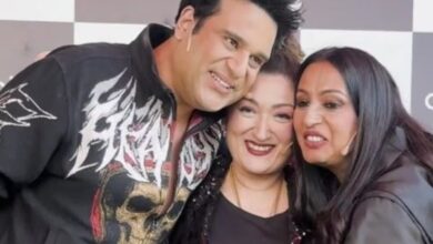 setting-aside-their-grievances-the-aunt-and-nephew-finally-reunited