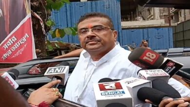 kalighat-turns-into-a-battlefield-thief-thief-slogans-surround-suvendu-forces-resort-to-lathi-charge-to-bring-situation-under-control