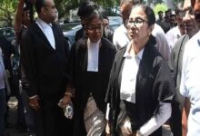 once-again-it-is-advocate-mamata-the-former-chief-minister-appears-in-the-high-court-to-plead-on-behalf-of-her-party-workers
